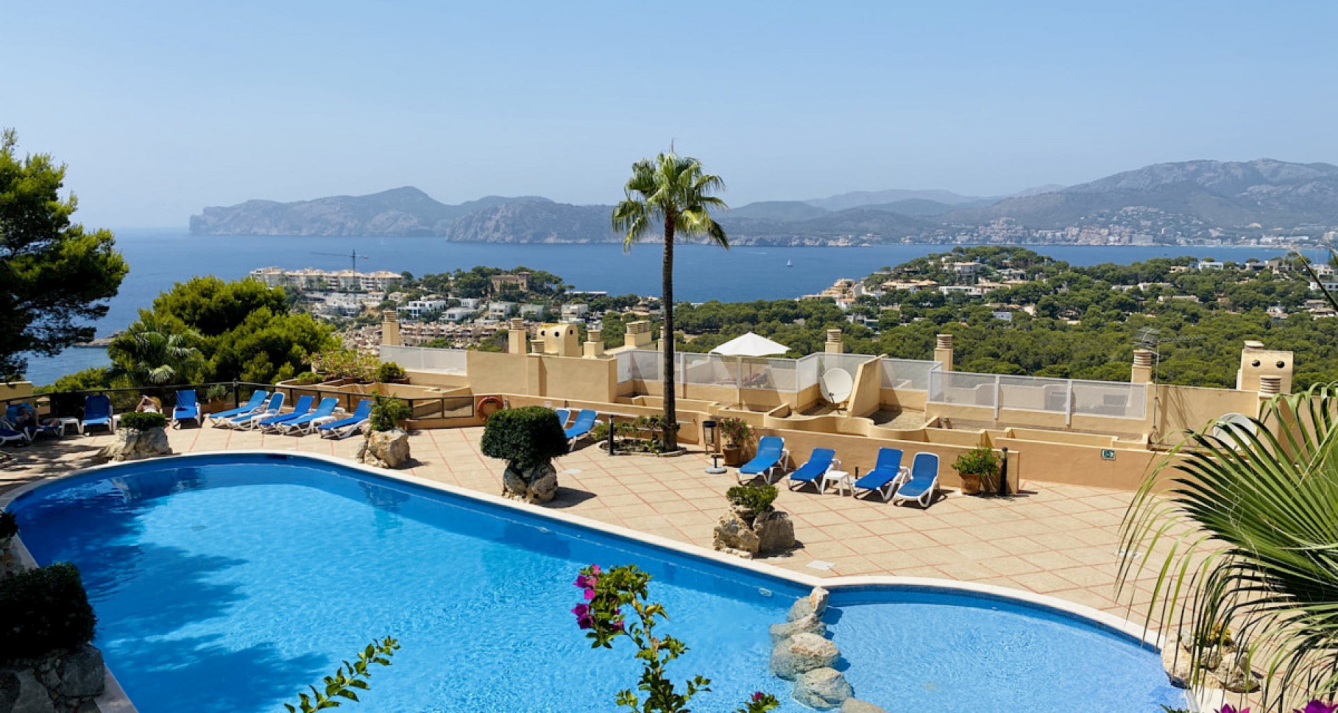 KROHN & LUEDEMANN Sea view apartment  in top location in Santa Ponsa 