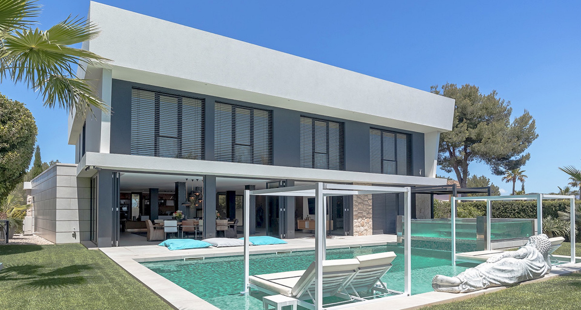 KROHN & LUEDEMANN Neue Designer Villa in Santa Ponsa mit viel Privatsphäre 