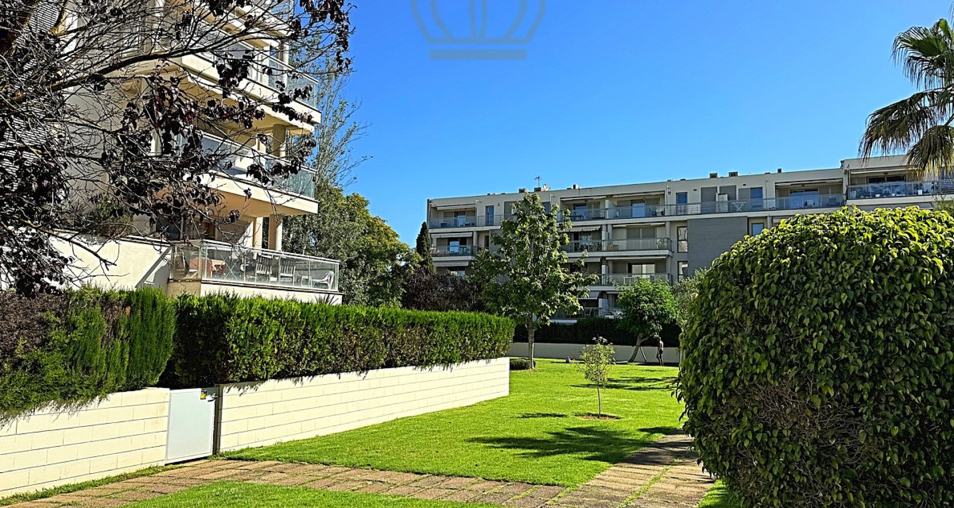 KROHN & LUEDEMANN Spacious terraced house in Can Pastilla within walking distance of the sandy beach of Playa de Palma 