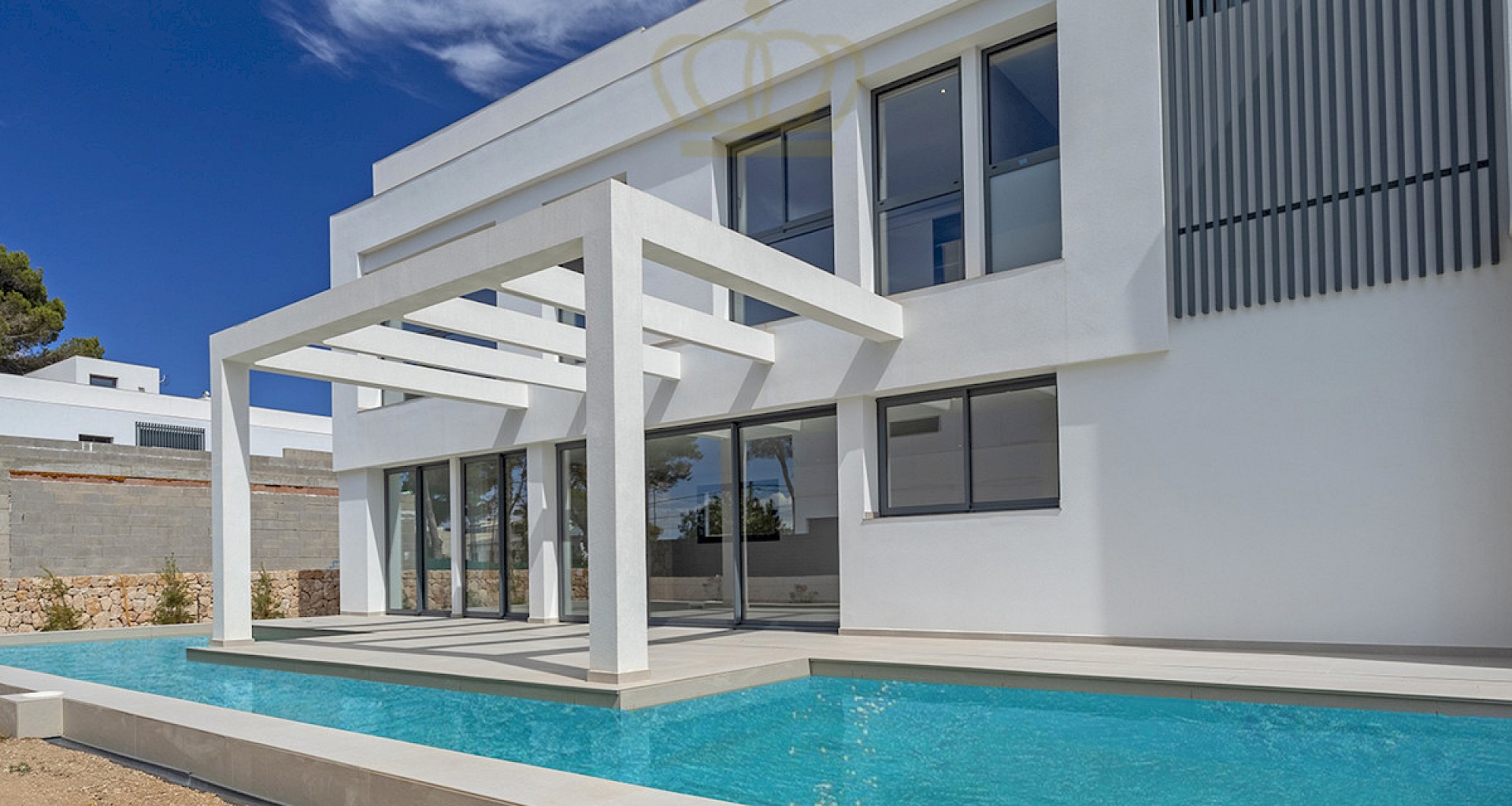 KROHN & LUEDEMANN Schöne Neubau Villa in zweiter Linie zum Meer in Son Veri nahe Palma 