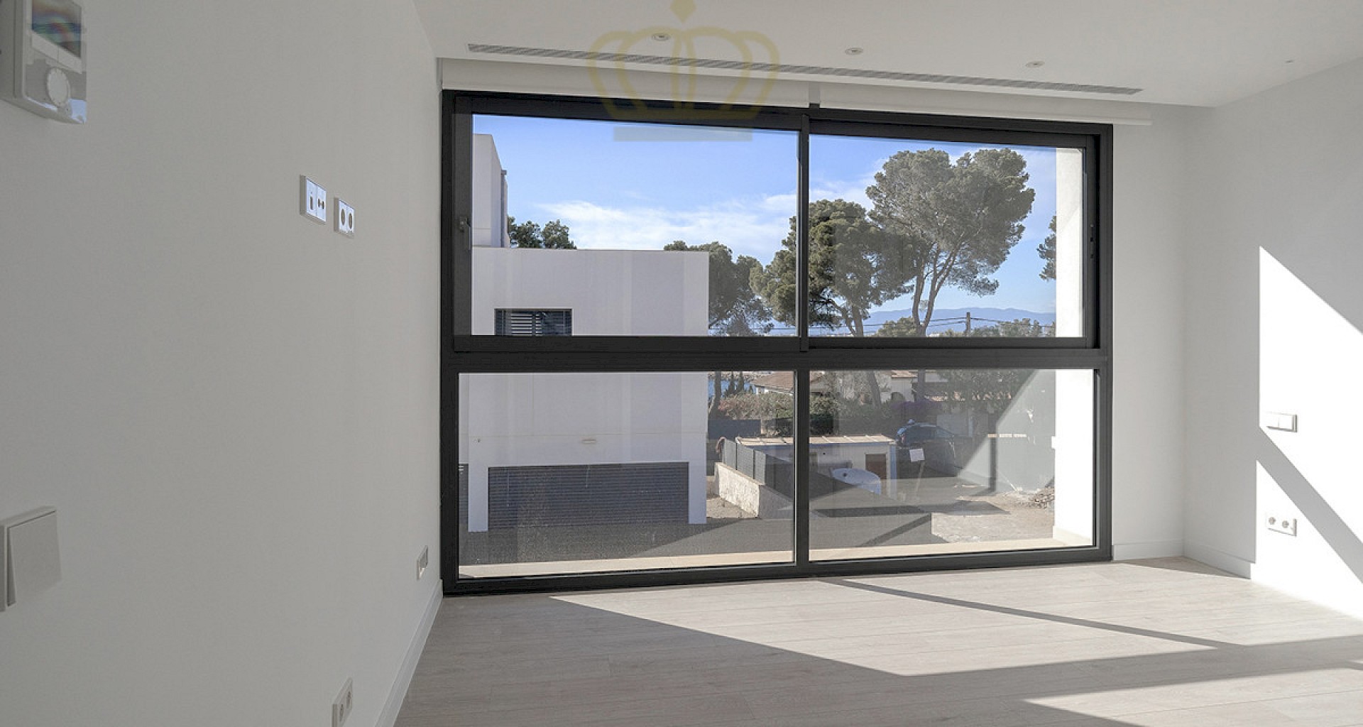 KROHN & LUEDEMANN Schöne Neubau Villa in zweiter Linie zum Meer in Son Veri nahe Palma 