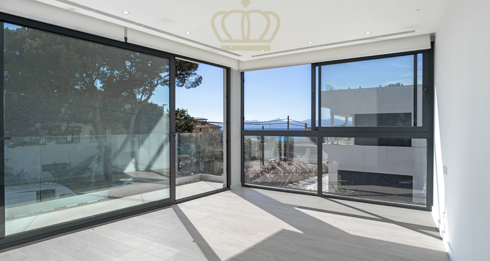 KROHN & LUEDEMANN Schöne Neubau Villa in zweiter Linie zum Meer in Son Veri nahe Palma 