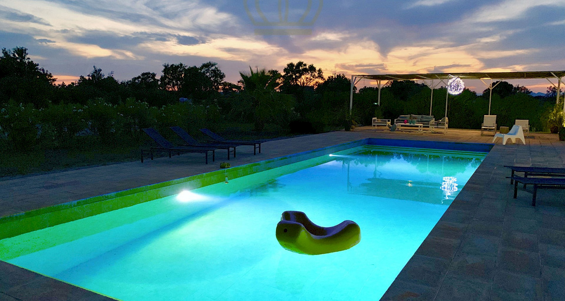 KROHN & LUEDEMANN Landhaus im Bungalow Stil mit großem Pool in Campos 