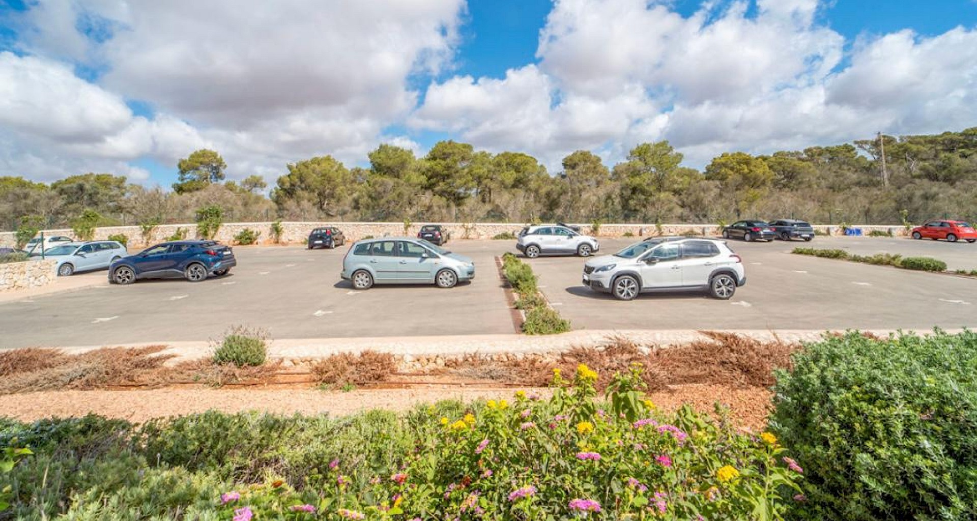 KROHN & LUEDEMANN Apartamento como nuevo en Cala d'Or en zona privilegiada por encima de la marina, cerca de la playa. Neuwertiges Apartment in Cala D