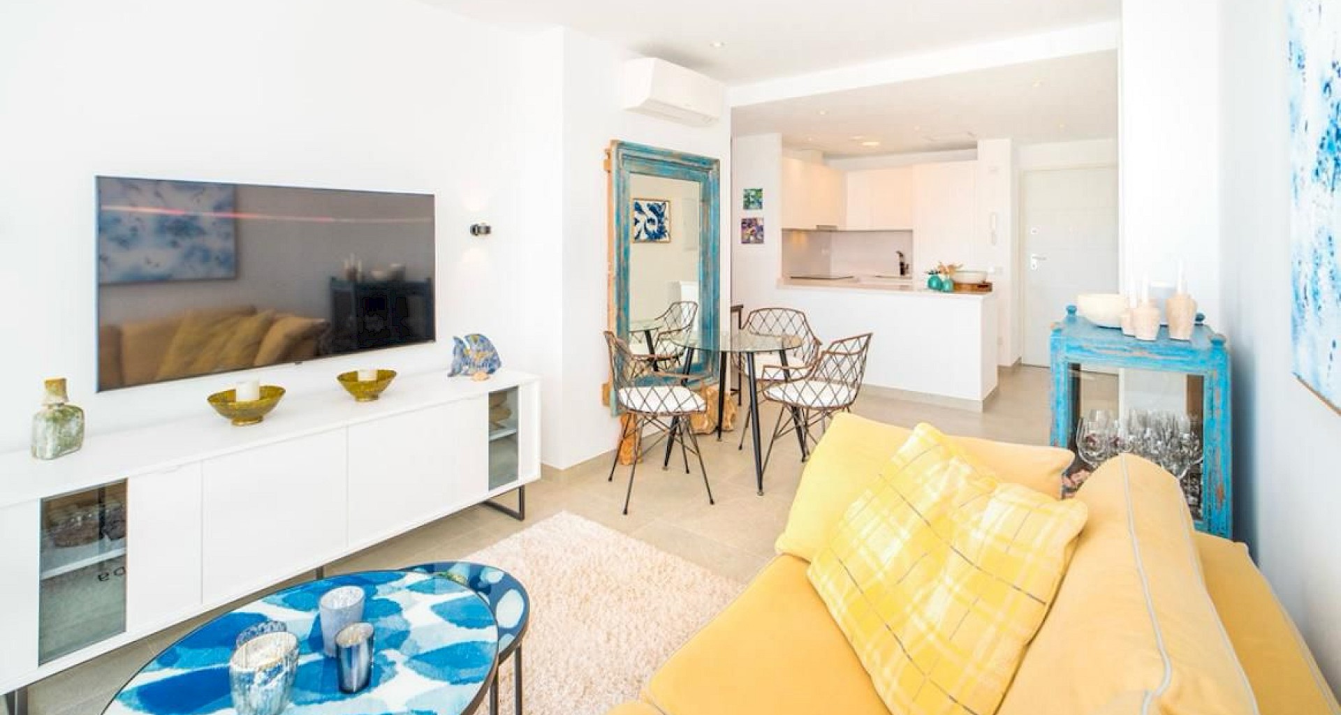 KROHN & LUEDEMANN Apartamento como nuevo en Cala d'Or en zona privilegiada por encima de la marina, cerca de la playa. Neuwertiges Apartment in Cala D